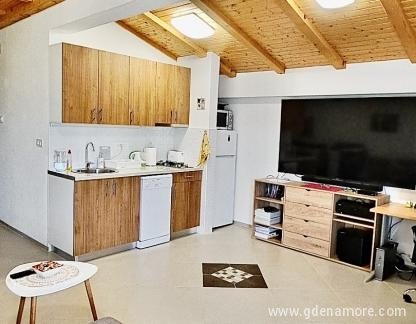 Apartmani Souc, , Magán szállás a községben Krašići, Montenegró - APT 3-1